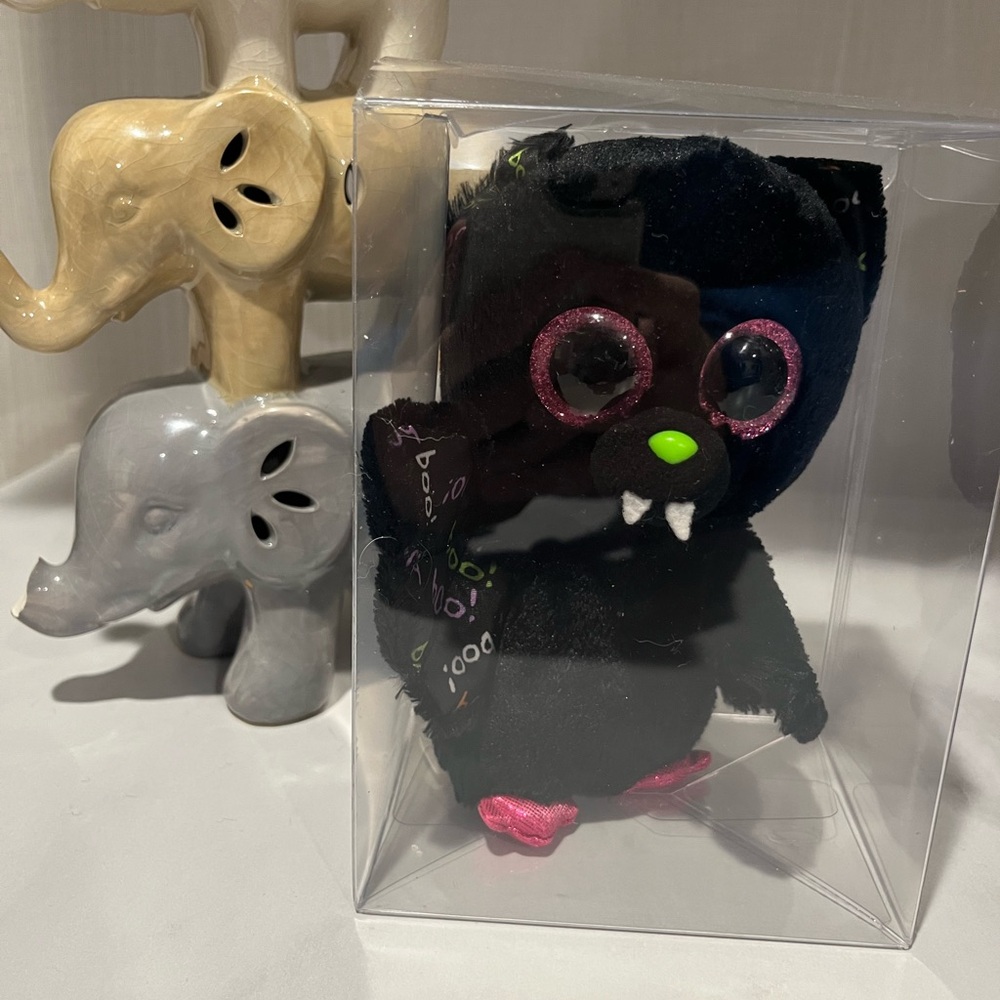 Beanie baby Dart the Halloween bat. Beanie Boo